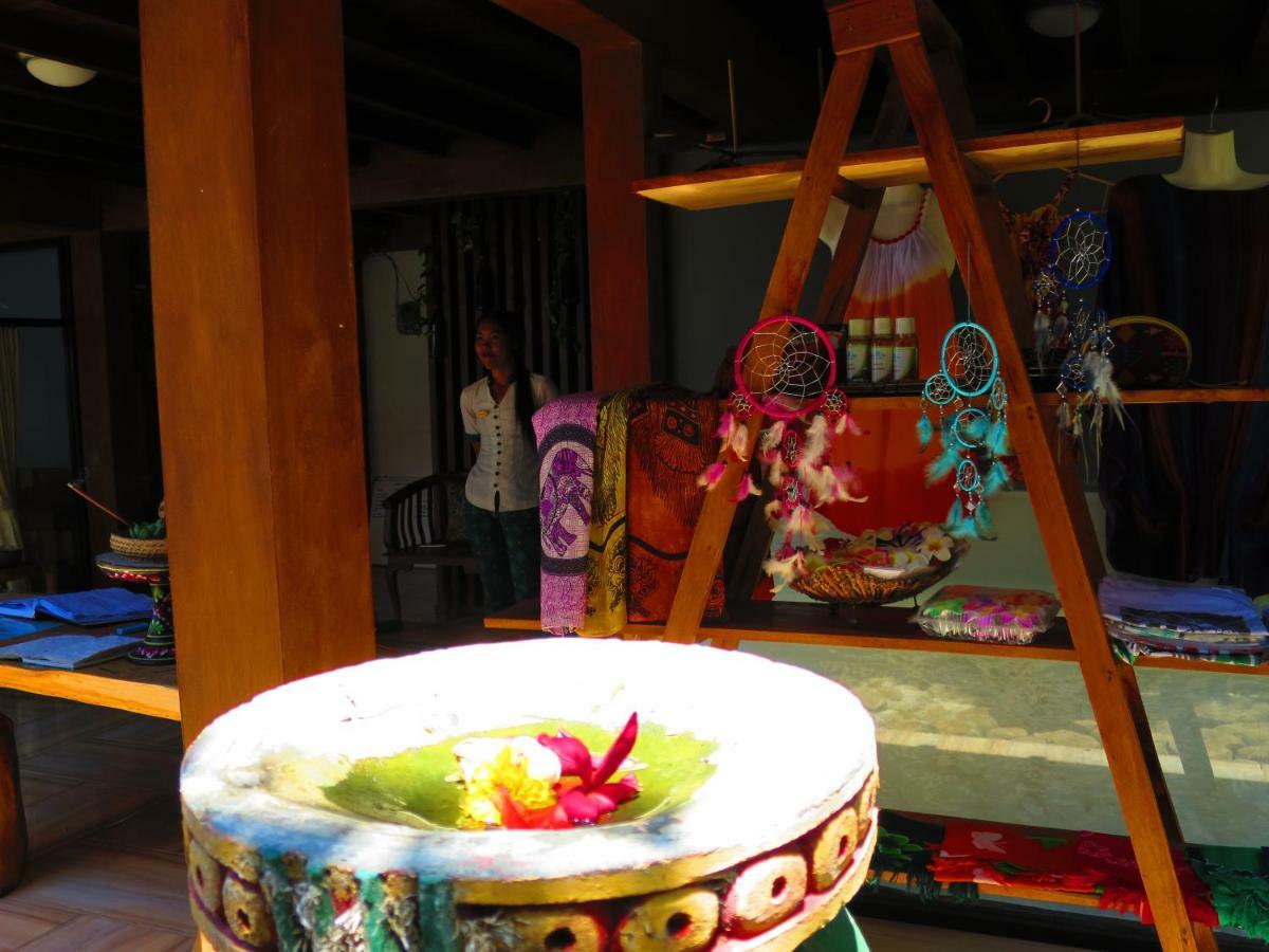 艾湄哥本外岩咖啡厅及酒店 艾湄湾 外观 照片